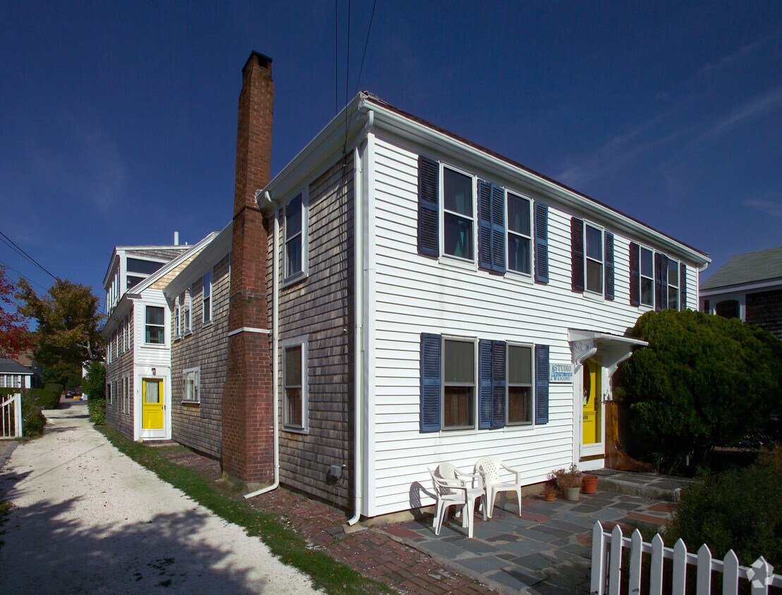Building Photo - 500 Commercial St