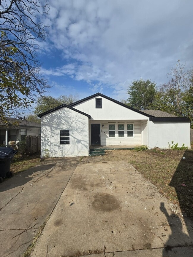 Building Photo - 3429 NW 27th St