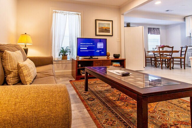 Building Photo - 717 Lancaster Ave