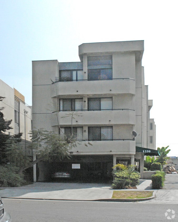 Building Photo - 1250 S Holt Ave