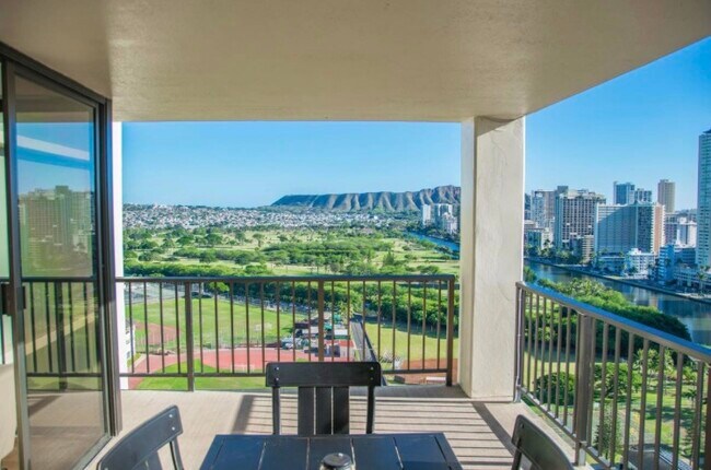 Vista desde el balcón - 2444 Hihiwai St