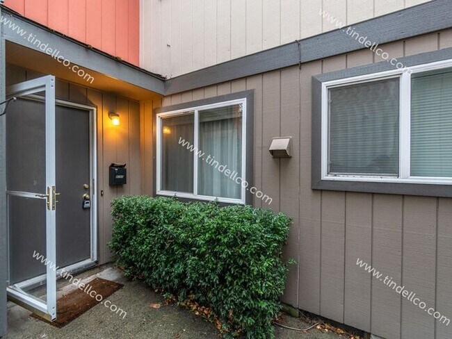 Foto del edificio - Charming Townhouse Style Home in Multnomah...