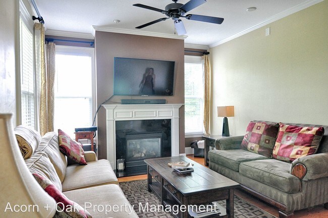 Building Photo - 3 br, 2.5 bath House - 1001 Christopher Drive