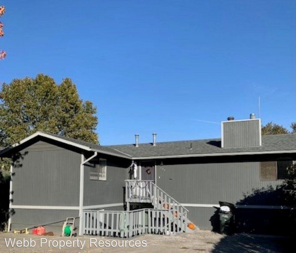 Primary Photo - 706-706 NW 4th St