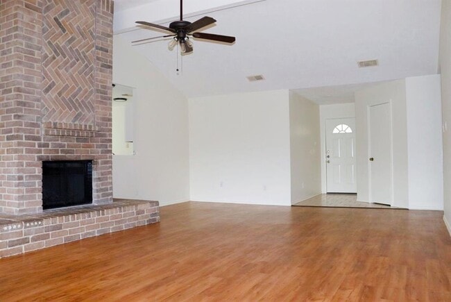 Foto del edificio - 21330 Golden Dove Dr