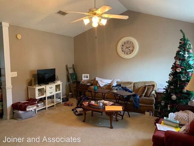 Building Photo - 3 br, 2 bath House - 112 Pine Ridge Trace