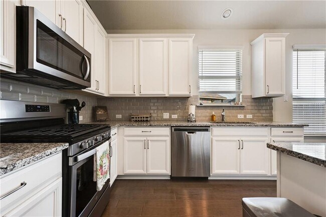 Foto del edificio - 1016 McCormick Cv