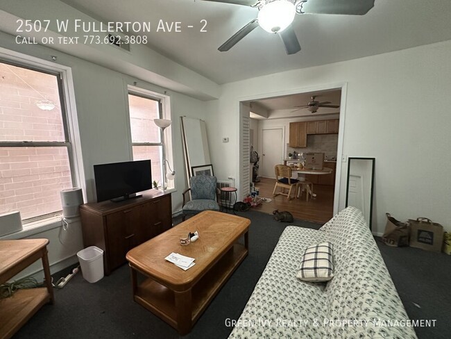 Foto del edificio - Awesome, Logan Square 4 Bed w/  Laundry In...