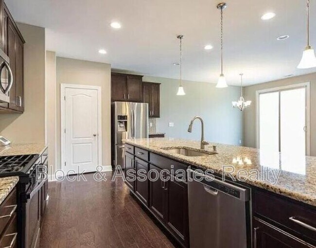 Building Photo - 308 Alamosa Pl