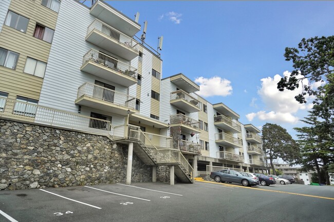 Building Photo - Macaulay North Apartments