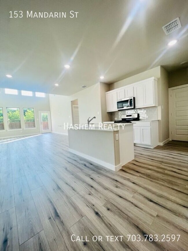Building Photo - Welcome to your dream home!