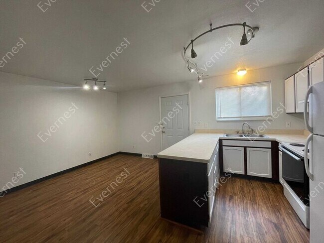 Foto del edificio - 1220 Benton St