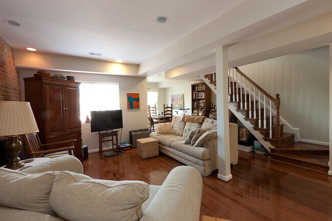 Foto del edificio - 519 16th St SE