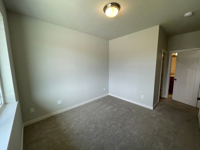 Building Photo - Beautiful New 3br/2ba House Available Now