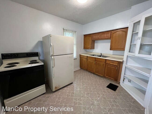 Building Photo - 2 br, 1 bath House - 829 Huron Ave,