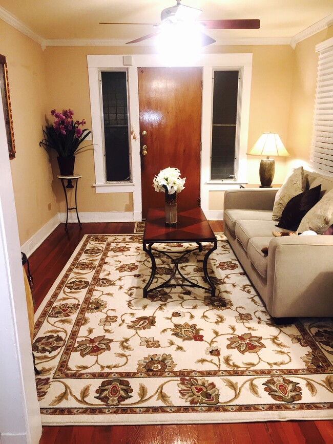 Living Room looking out - 1026 Cherokee St