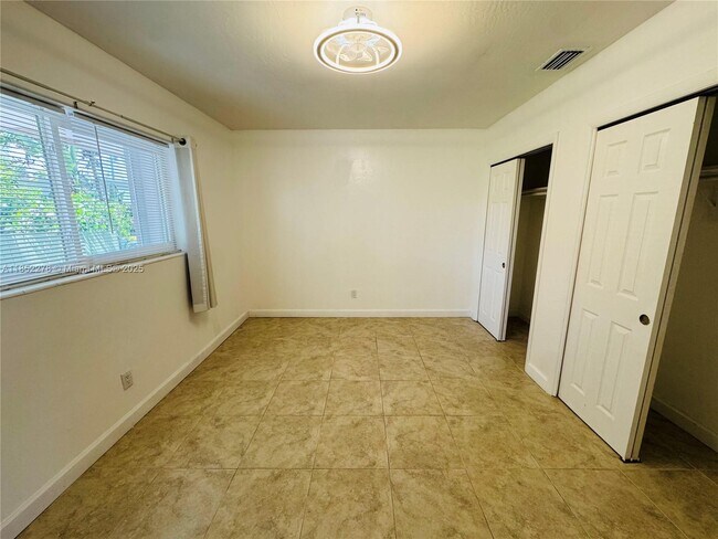 Foto del edificio - 254 SW 14th St