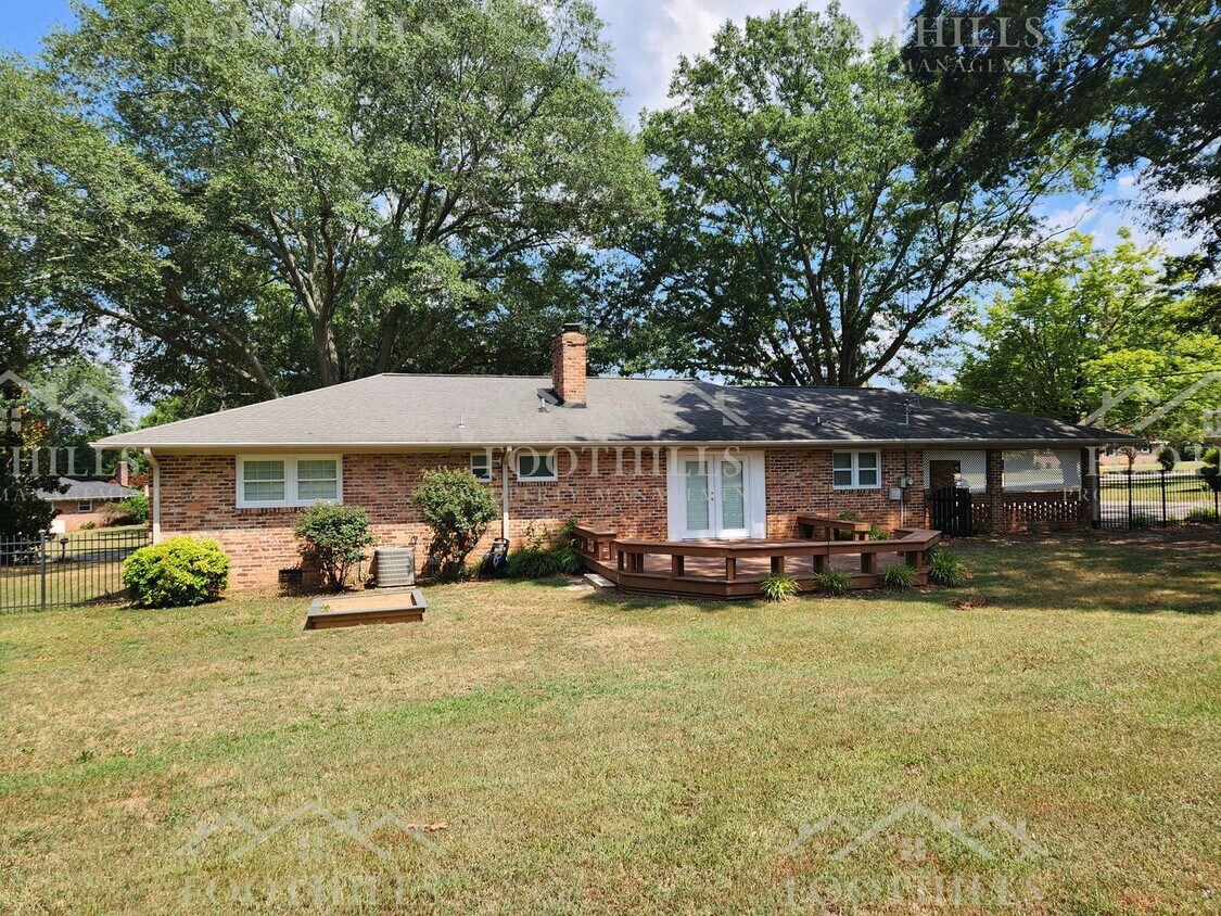 Primary Photo - 3-Bedroom Home with Fresh Updates and Fenc...
