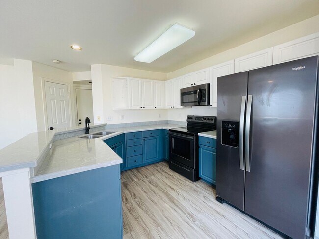 Foto del edificio - Partly Furnished 3-bedroom, 2.5-bath home, in Las Brisas in Ewa By Gentry