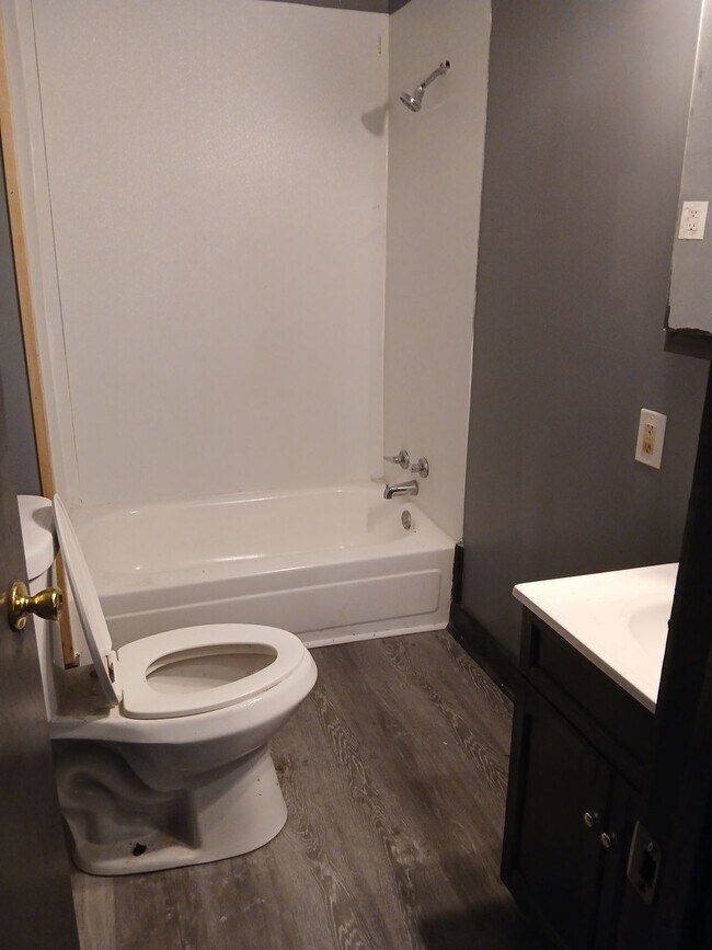 Foto del edificio - 3504 Blackstone Ave