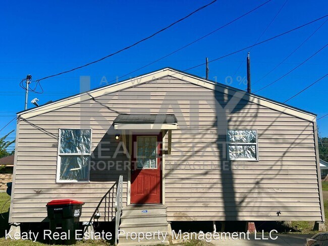 Building Photo - 3 br, 2 bath House - 100 Sternberg Dr