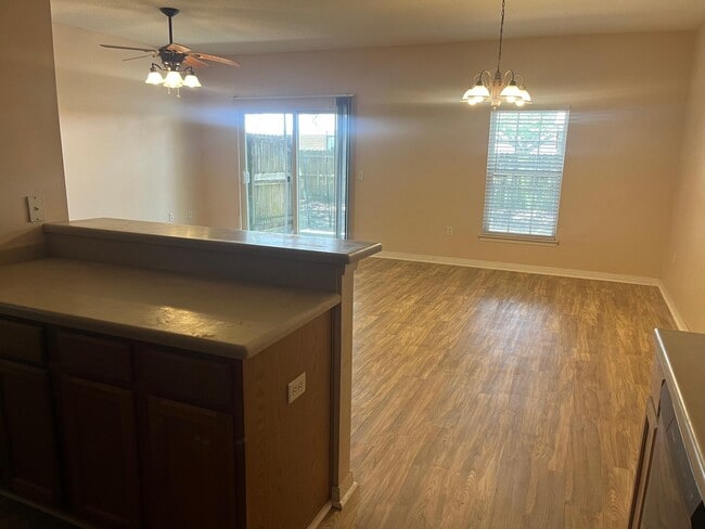 Building Photo - 1411 Beaver Run Rd
