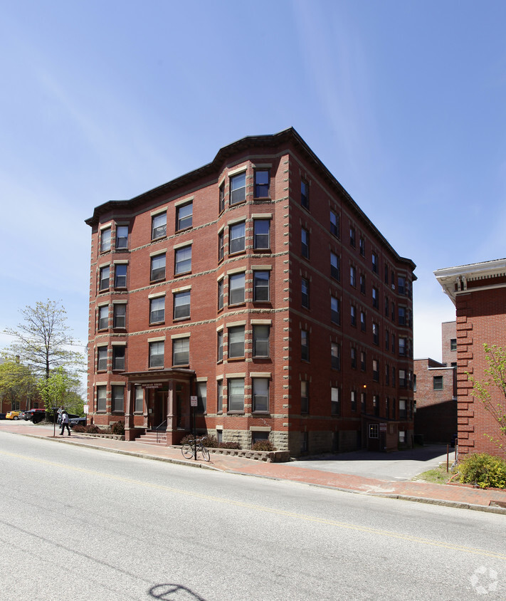 Foto del edificio - Burnham Towers Apartments