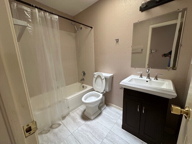 Foto del edificio - 11957 Spire Terrace Dr