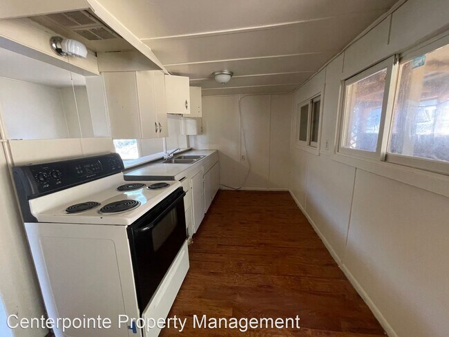 Building Photo - 2 br, 1 bath House - 600 Geary St