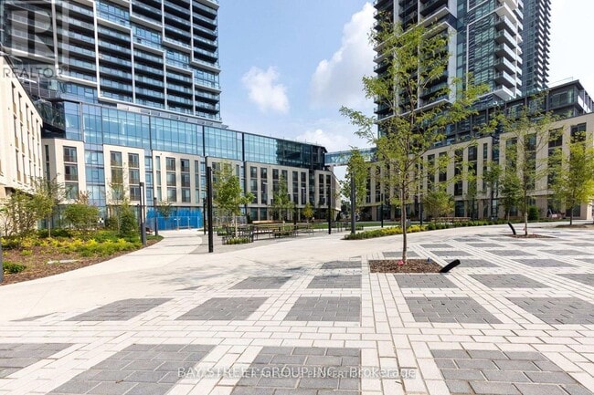 Building Photo - 1000-1000 Portage Pkwy