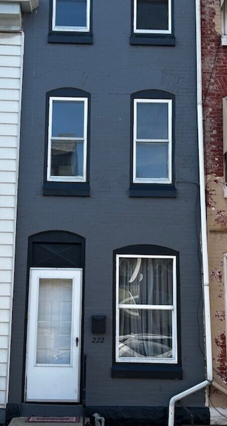 Primary Photo - 4 br, 1 bath House - 222 N 11TH ST