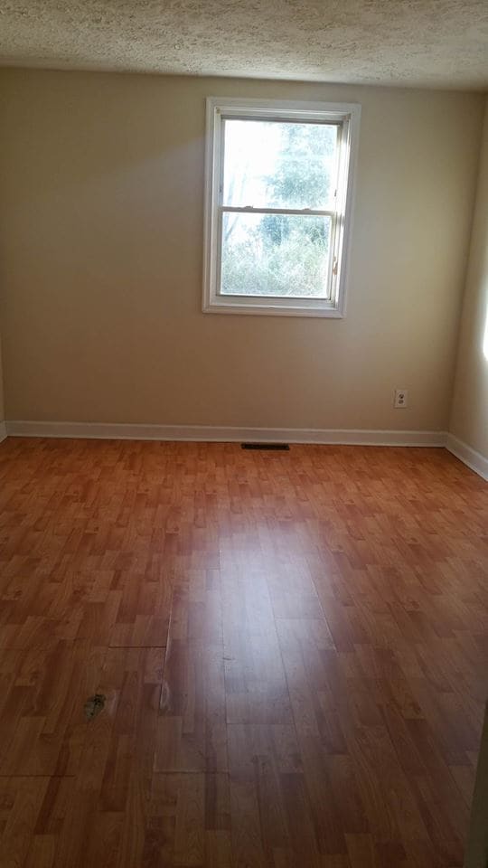 Building Photo - 1309 Monsview Pl