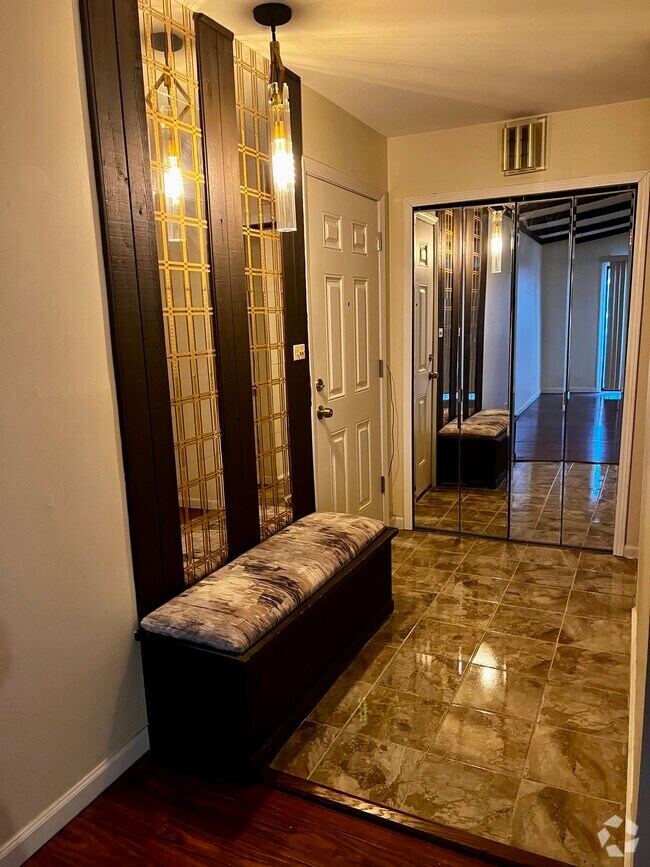 Apartments under 2,500 in Flossmoor IL 3 Rentals