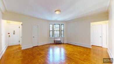 Building Photo - 55 W 55th St
