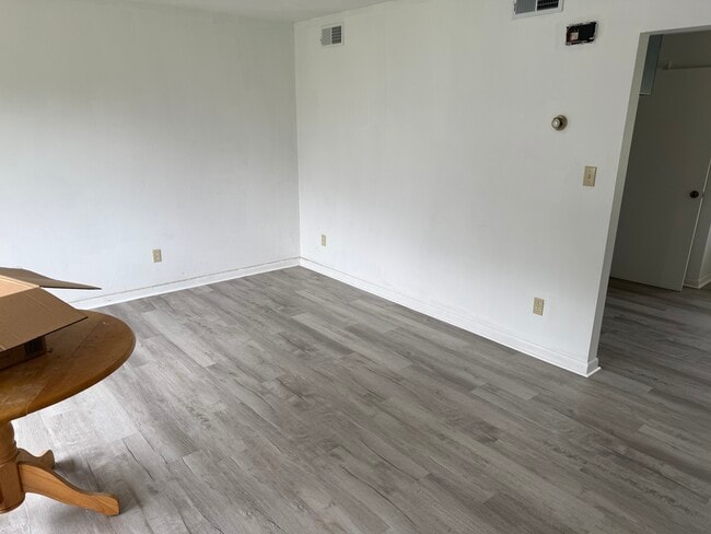 Building Photo - 430 N 20th St