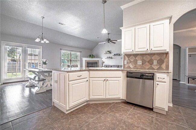 Photo - Spacious 4BR home in Bentonville with solar panels & Tesla EV charger! 

Schedule a showing: 479-...