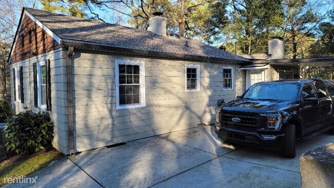 Building Photo - 3 br, 2 bath House - 2013 CLAIRMONT TER NE
