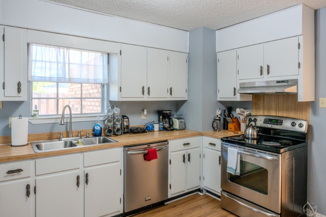 Foto del edificio - 2315 Farrell Cir