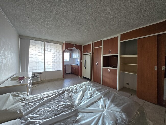 Building Photo - 747 Amana St