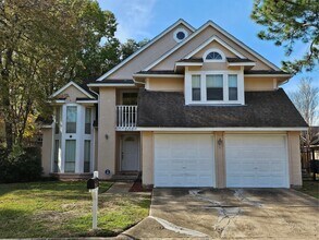 Building Photo - 2910 Skypark Dr