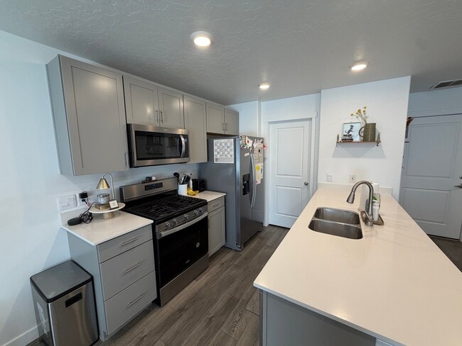 Building Photo - 652 N Canvasback Dr