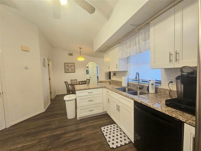 Foto del edificio - 1011 Tropical Ave NW