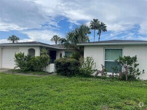 Building Photo - 7403 Populus Dr