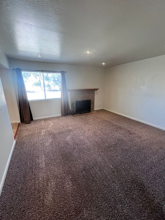 Foto del edificio - NICE HOME IN SACRAMENTO!!