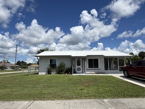 Building Photo - 4010 Grobe St