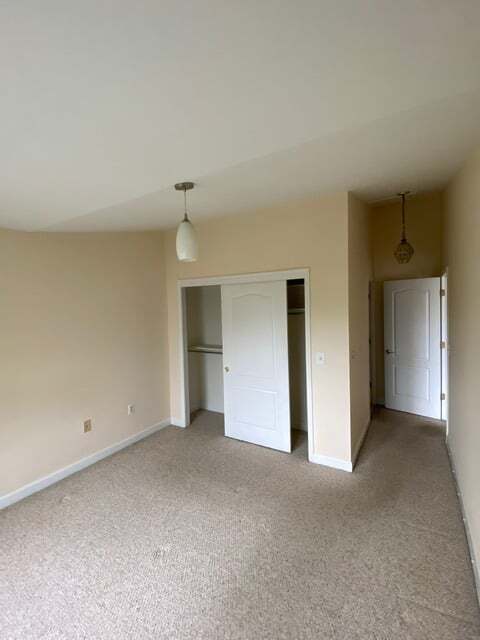 Building Photo - 6924 Fairfax Dr