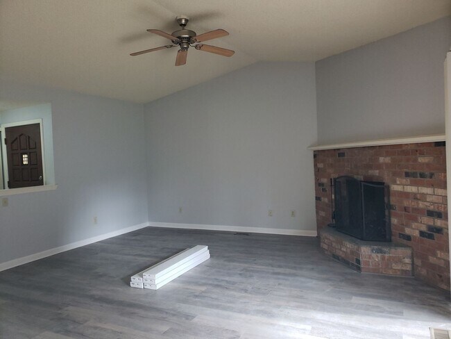 Foto del edificio - Emerald Ridge High School Duplex