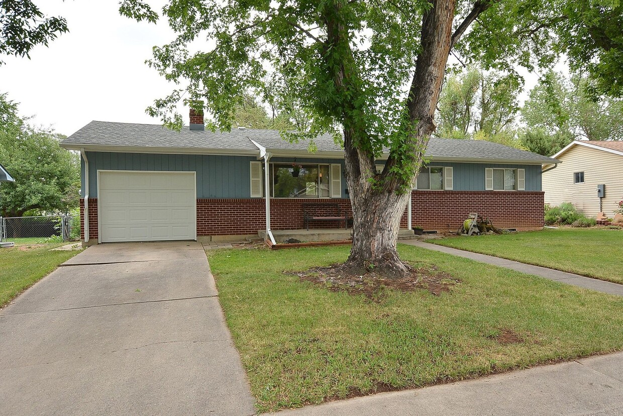 Foto principal - 1316 Fairview Dr