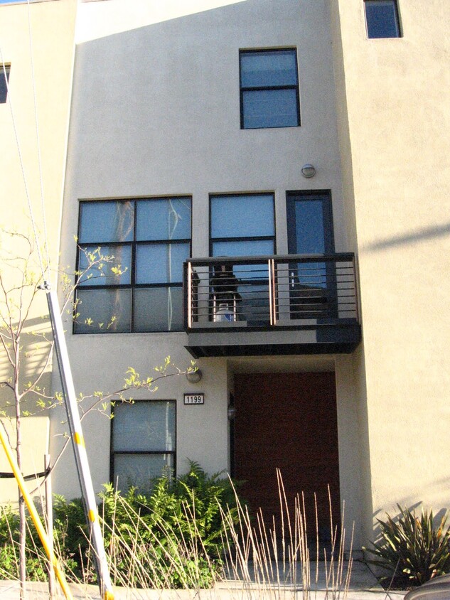 Primary Photo - 1199 67th St