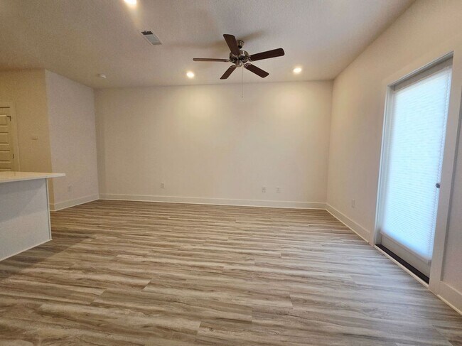 Foto del edificio - 260 Salt Creek Lane
